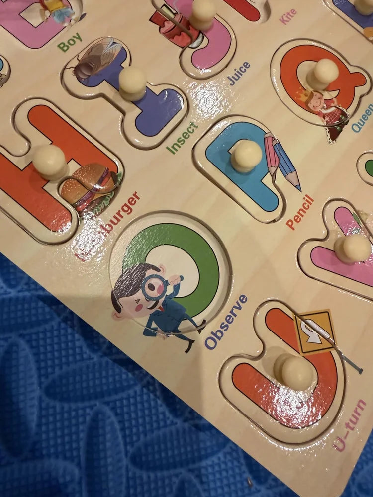 Second buyer photograph of the wooden peg puzzle set